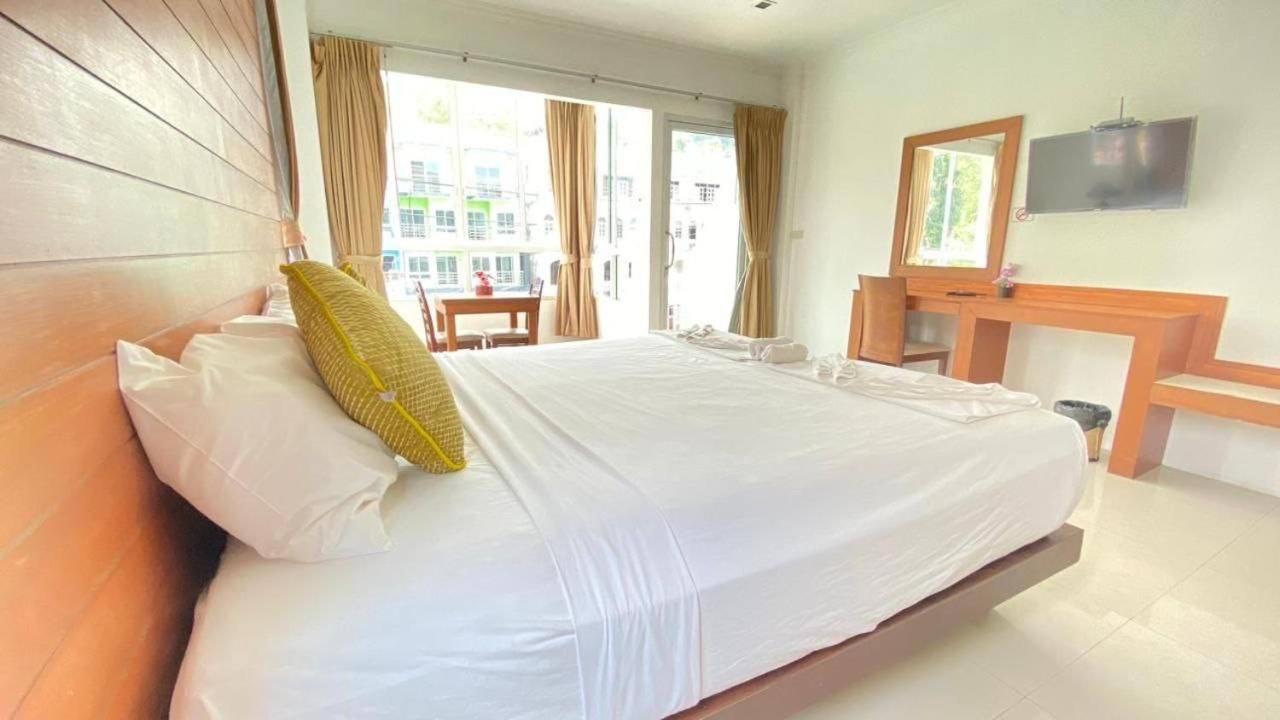Hotel Sukcheewa Residencia Phuket Patong Habitación foto